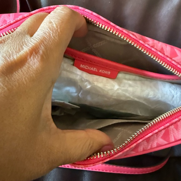 Michael Kors Geranium Jet Set Nylon Crossbody Bag Signature Logo w/twilly  NWT - Picture 3 of 6